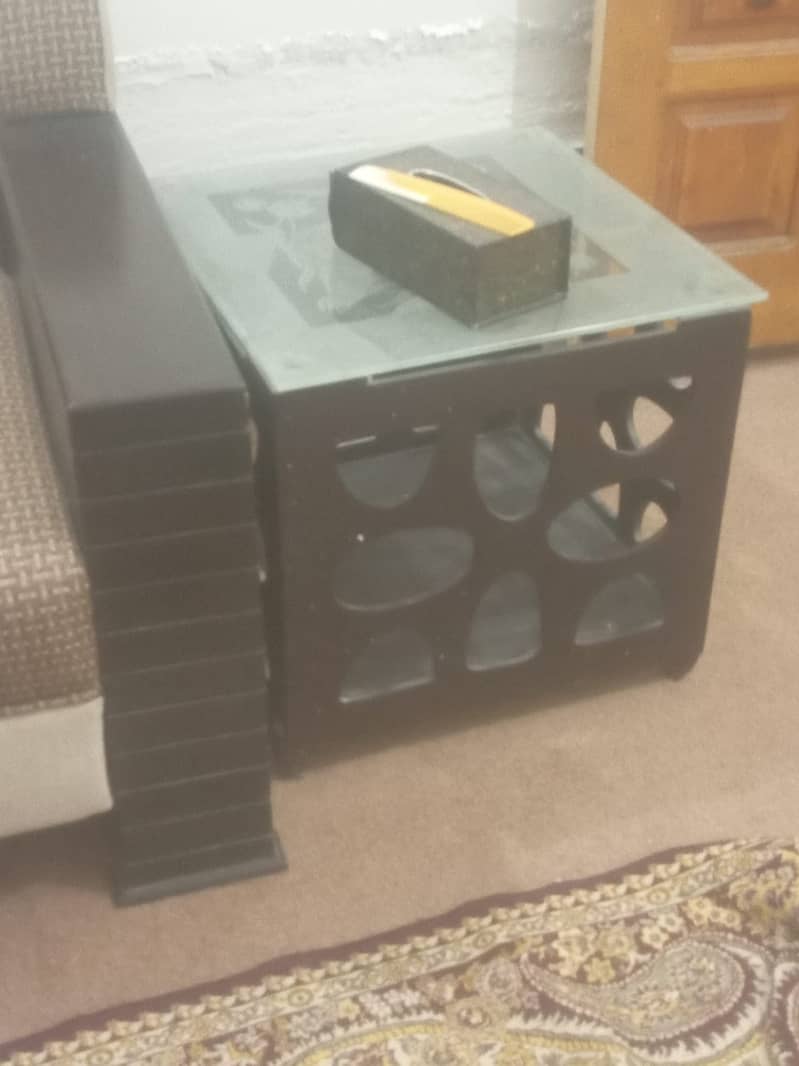 Side tables 0