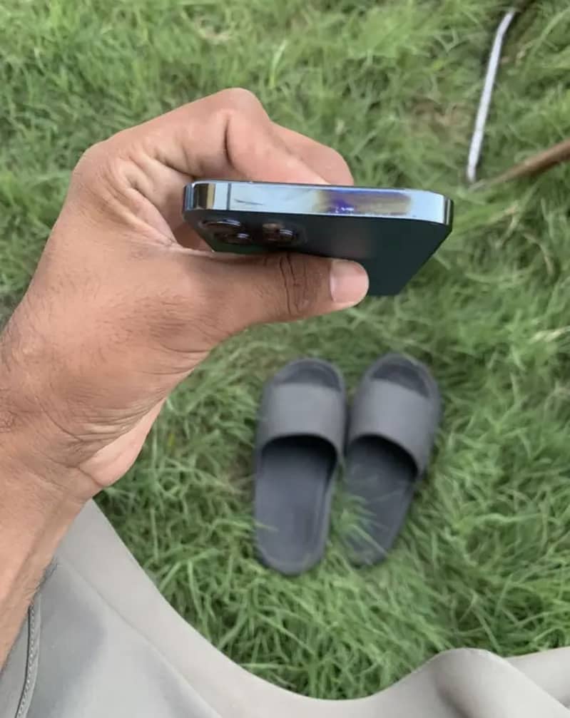 Apple iPhone 12 Pro 1
