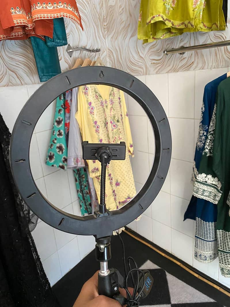 ring light 10\9 condition 3