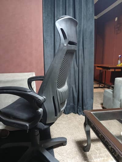 Boss Executive Office Chair – Almost New | 5 Years Warranty