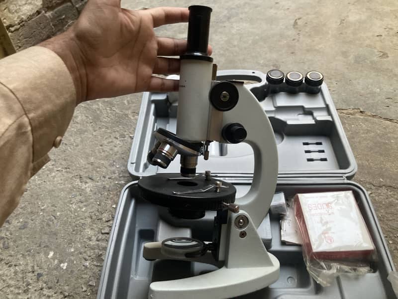 MICROSCOPE 2