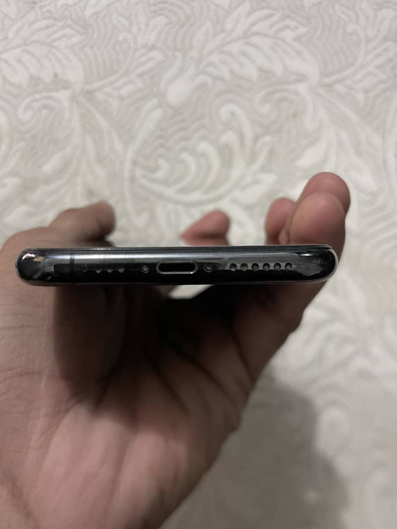 Apple iPhone 11 Pro 6