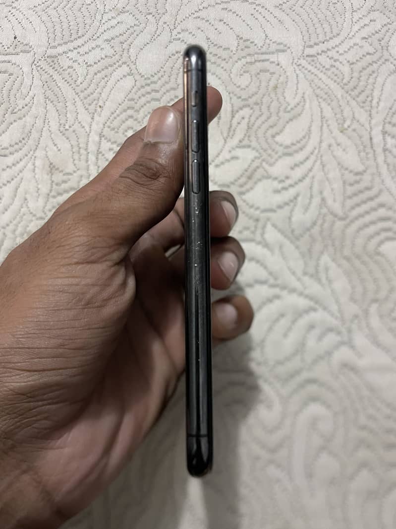Apple iPhone 11 Pro 7