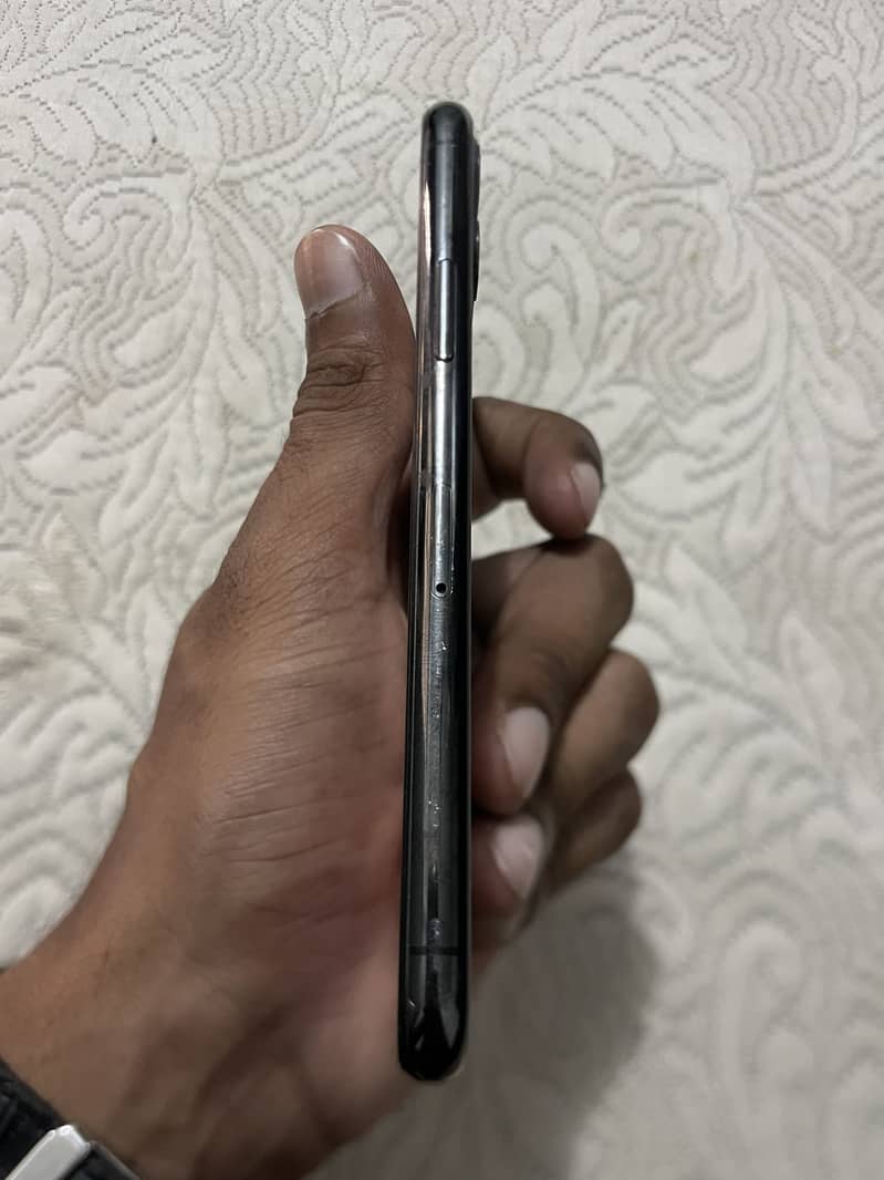 Apple iPhone 11 Pro 8