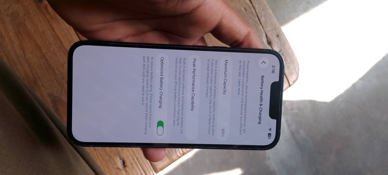 Apple iPhone 13 4