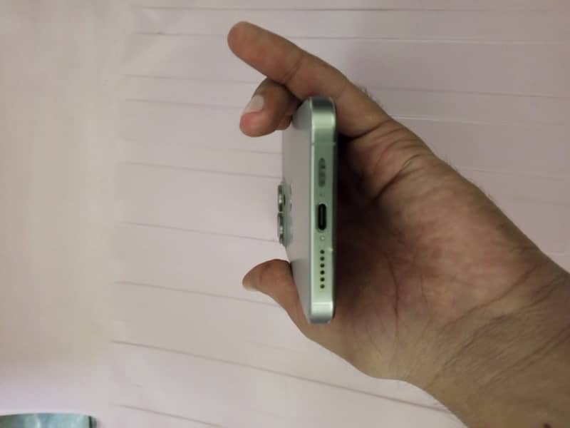 Apple iPhone 15 Pro Max 3