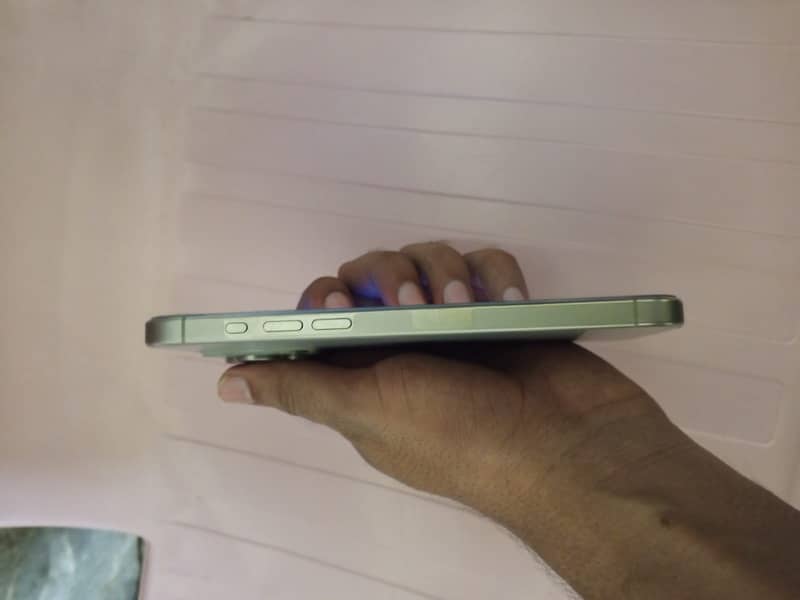 Apple iPhone 15 Pro Max 4