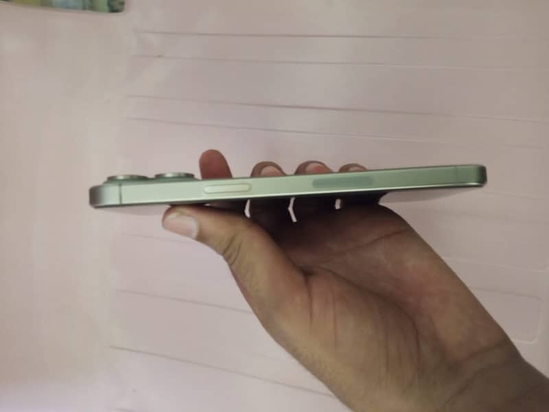 Apple iPhone 15 Pro Max 5
