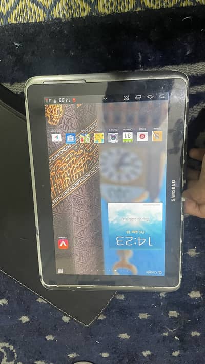 10/8 condition samsung tablet