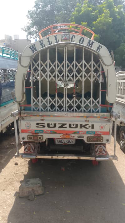 Suzuki hood seat