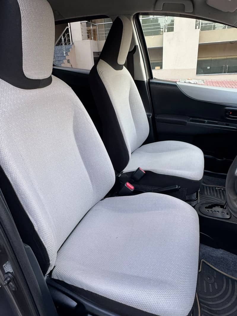 Toyota Vitz 2011 7