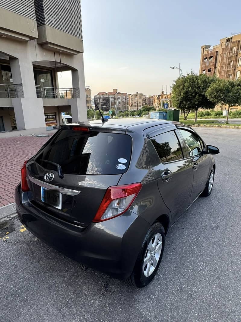 Toyota Vitz 2011 10