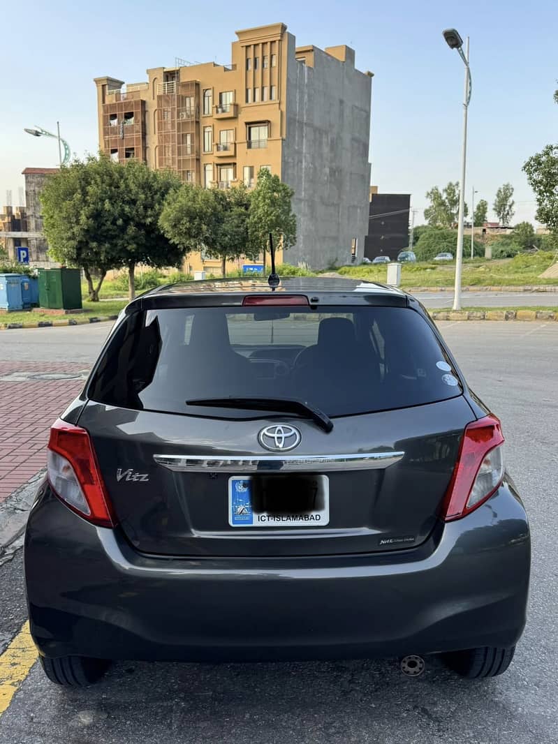 Toyota Vitz 2011 11
