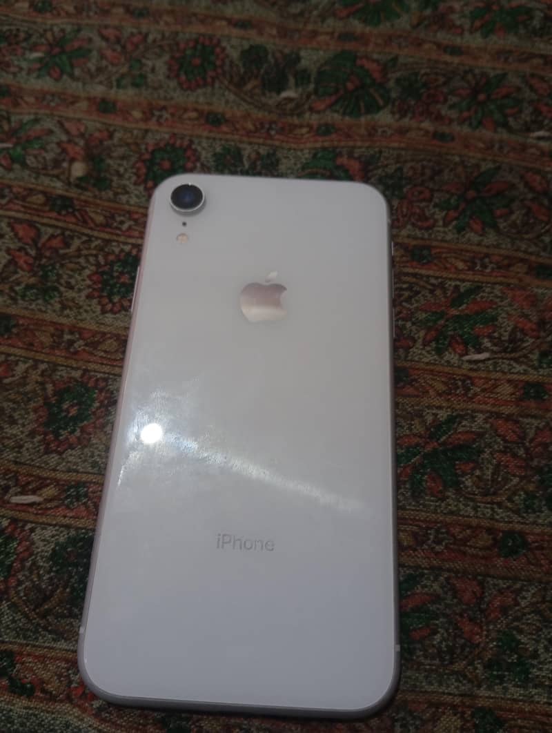 Apple iPhone XR 1