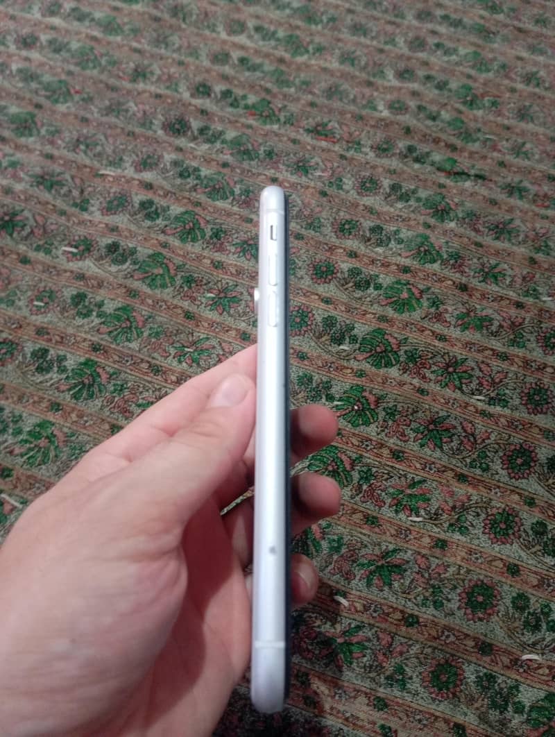 Apple iPhone XR 2