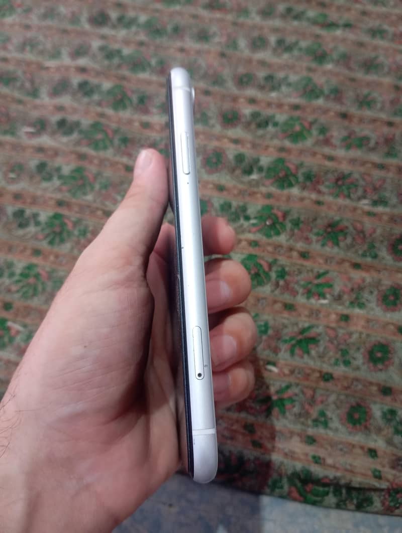 Apple iPhone XR 3