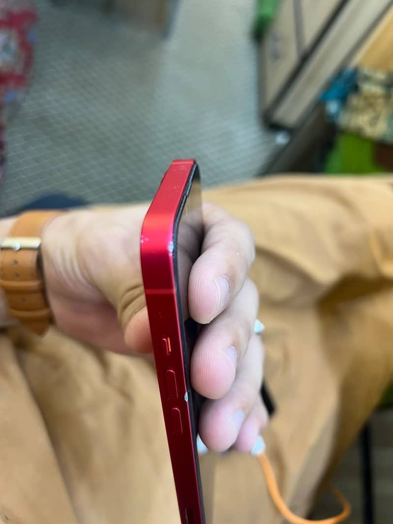 Apple iPhone 14 4