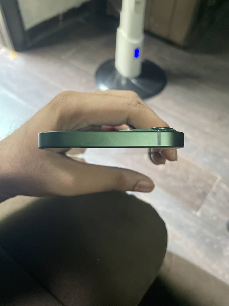 Apple iPhone 13 1