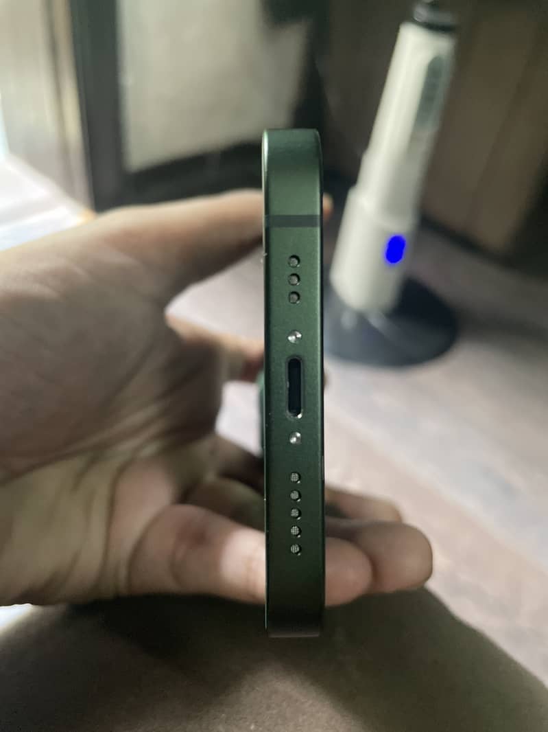 Apple iPhone 13 3