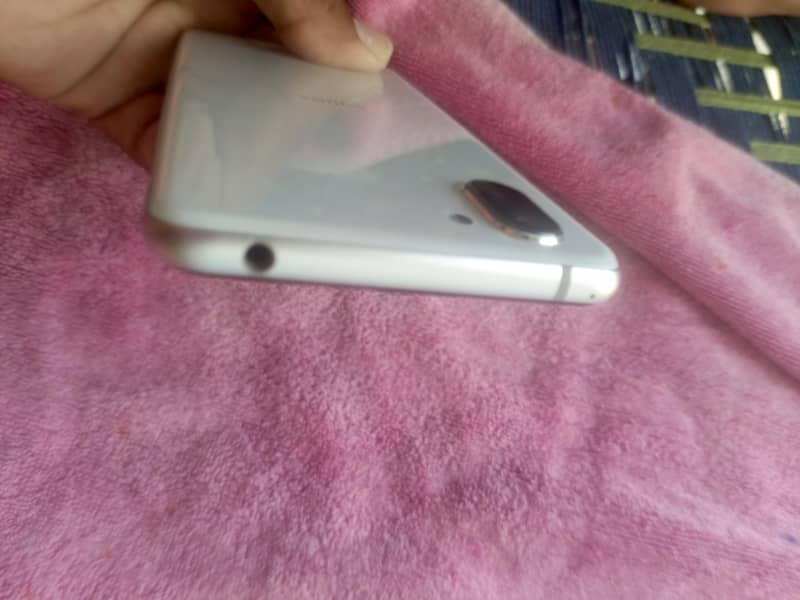 Sharp Aquos R3 1