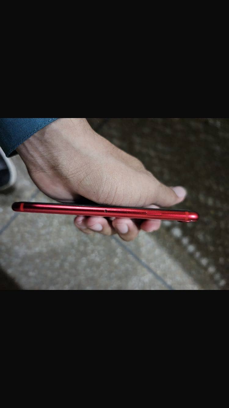 Apple iPhone SE 2 4