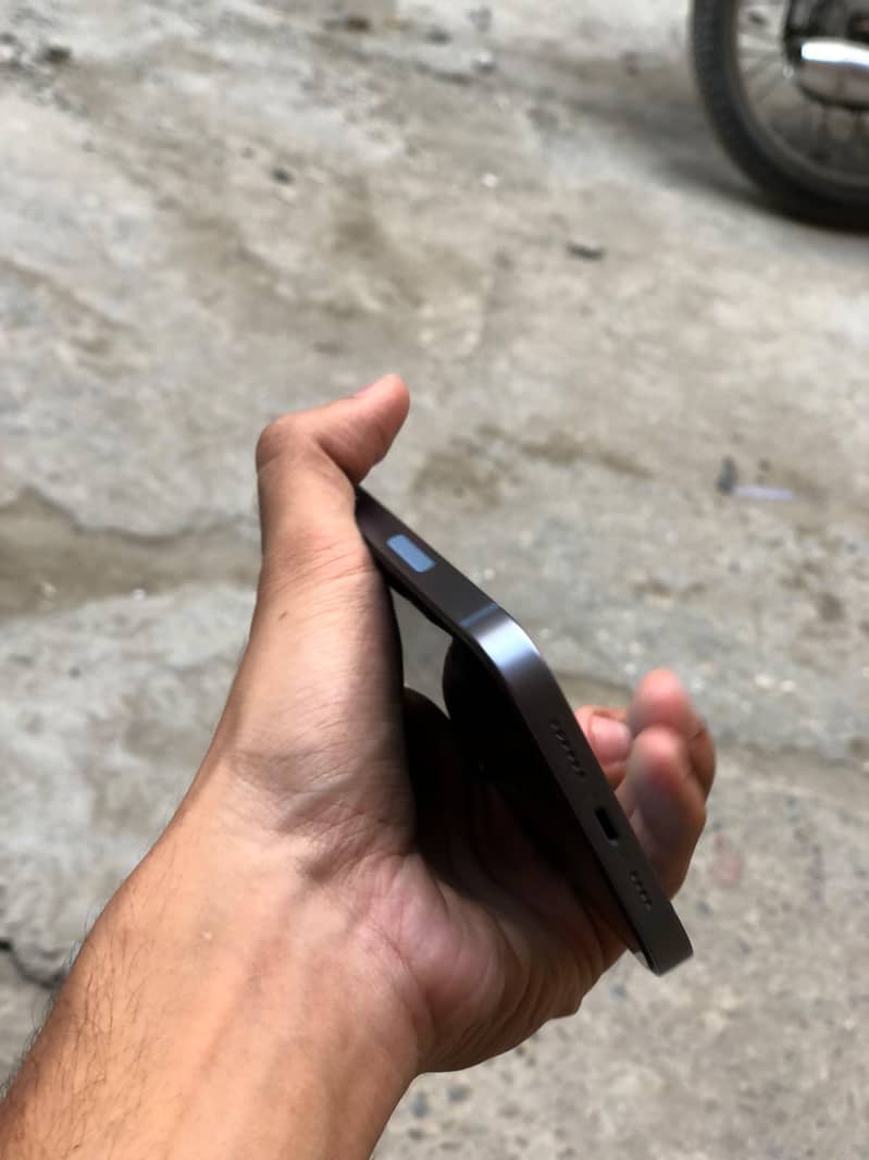 Apple iPhone 14 plus 12