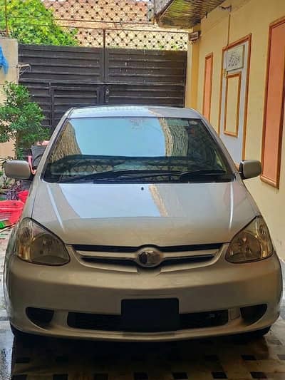 Toyota Platz 2004