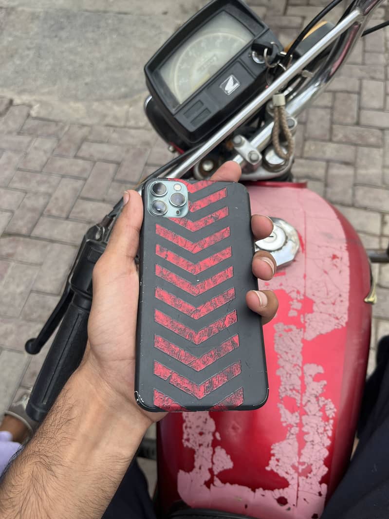 Apple iPhone 11 Pro Max 6