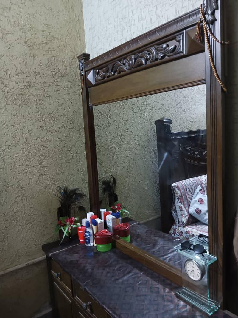 Dressing table/ vanity 0