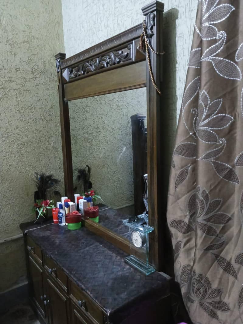 Dressing table/ vanity 2
