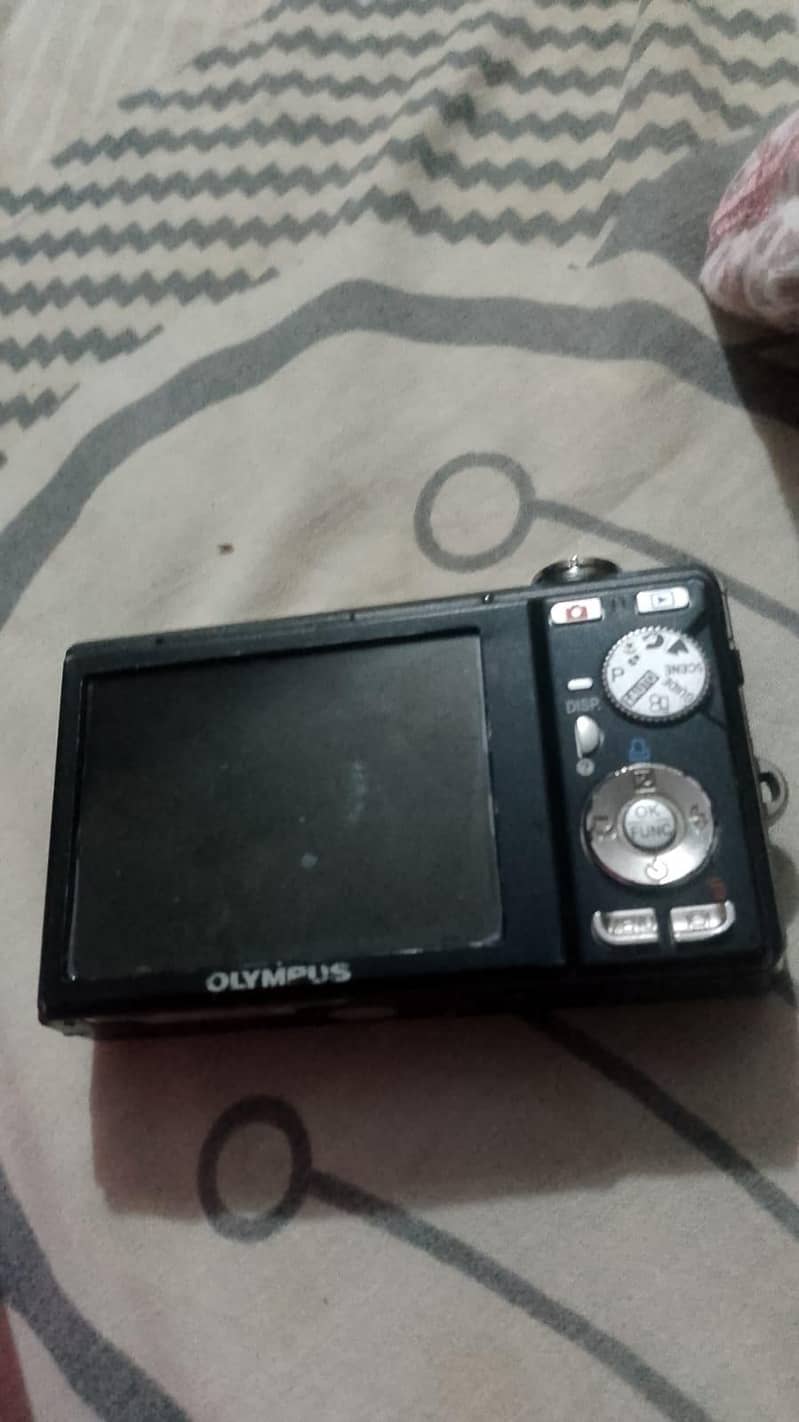 digital camera 0