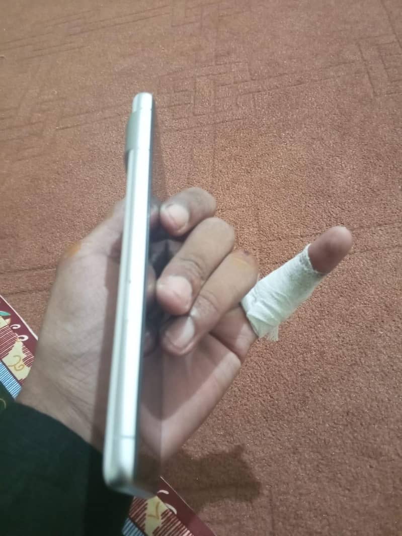 Google Pixel 7 4