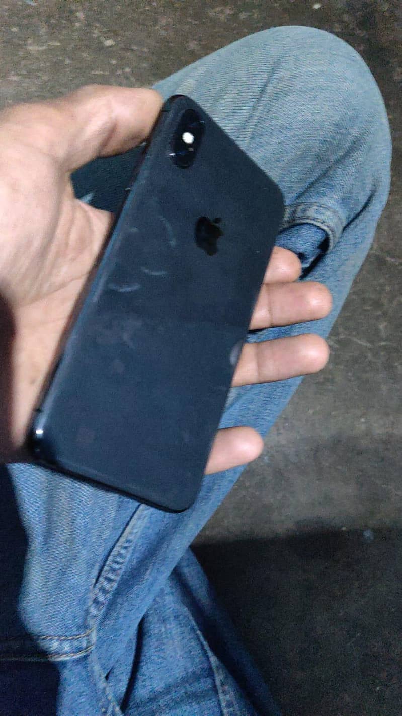 Apple iPhone X 4