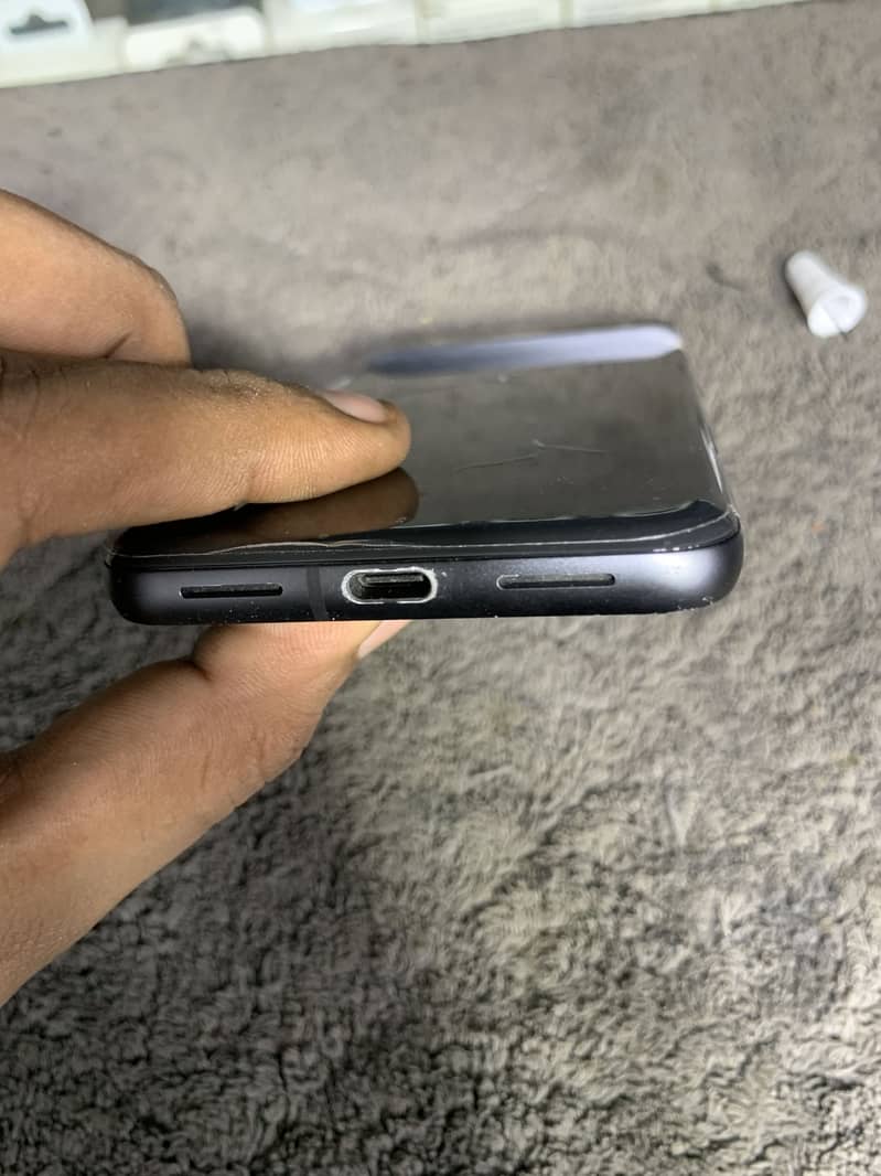 Google Pixel 8 4