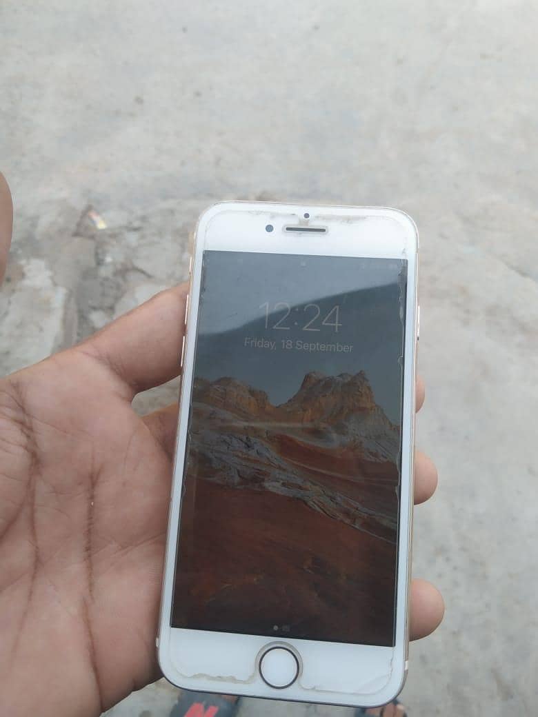 Apple iPhone 7 3