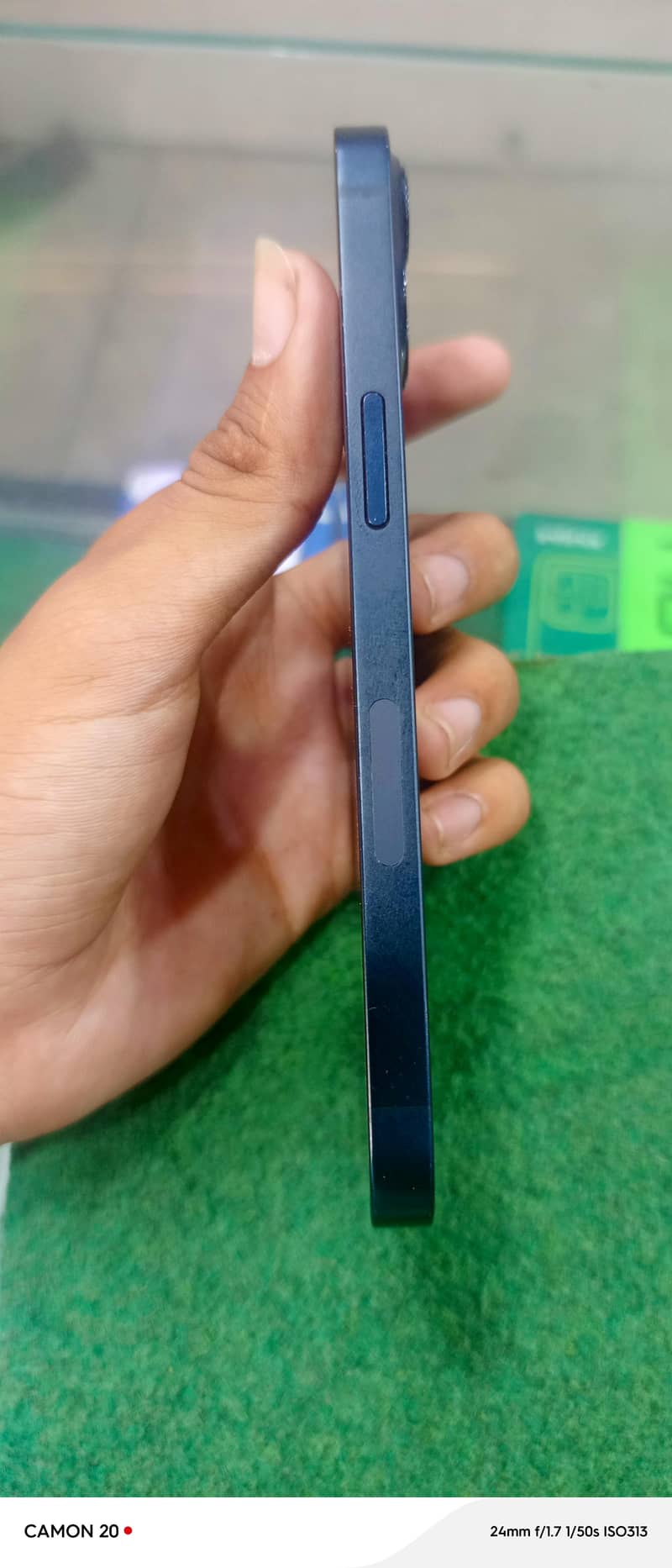 Apple iPhone 13 4