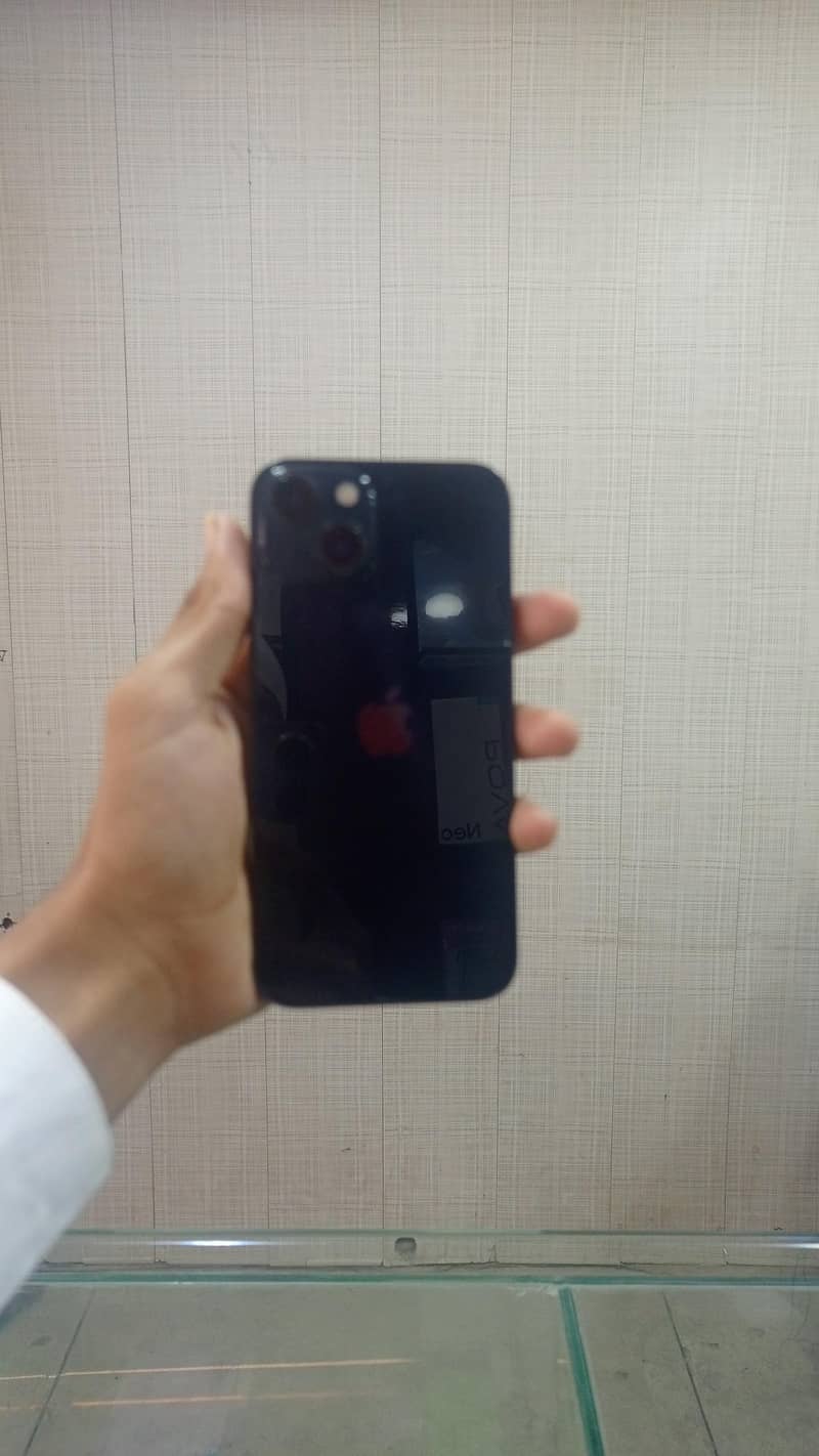 Apple iPhone 13 5
