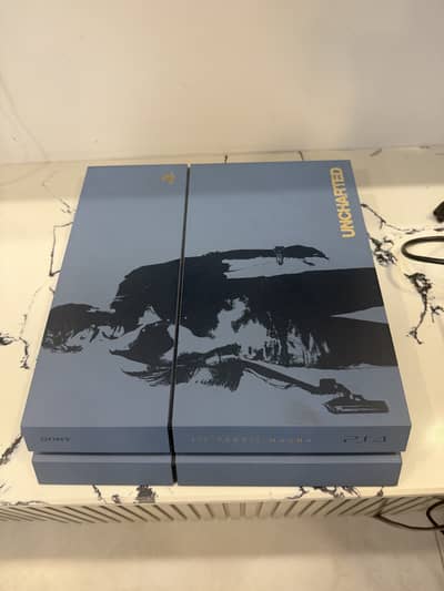 PS4 Fat Uncharted Edition 500GB Jailbreak + 2 Controllers