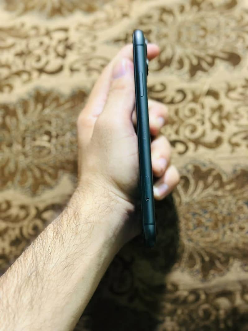 Apple iPhone 11 5