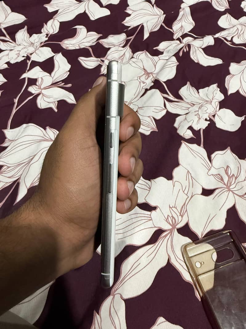 Google Pixel 7 3