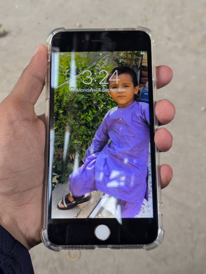 Apple iPhone 7 Plus 1