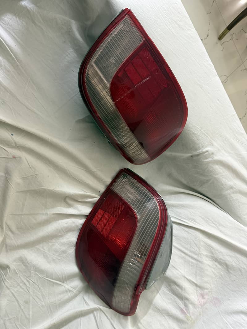 Vitz 2000 back lights 0