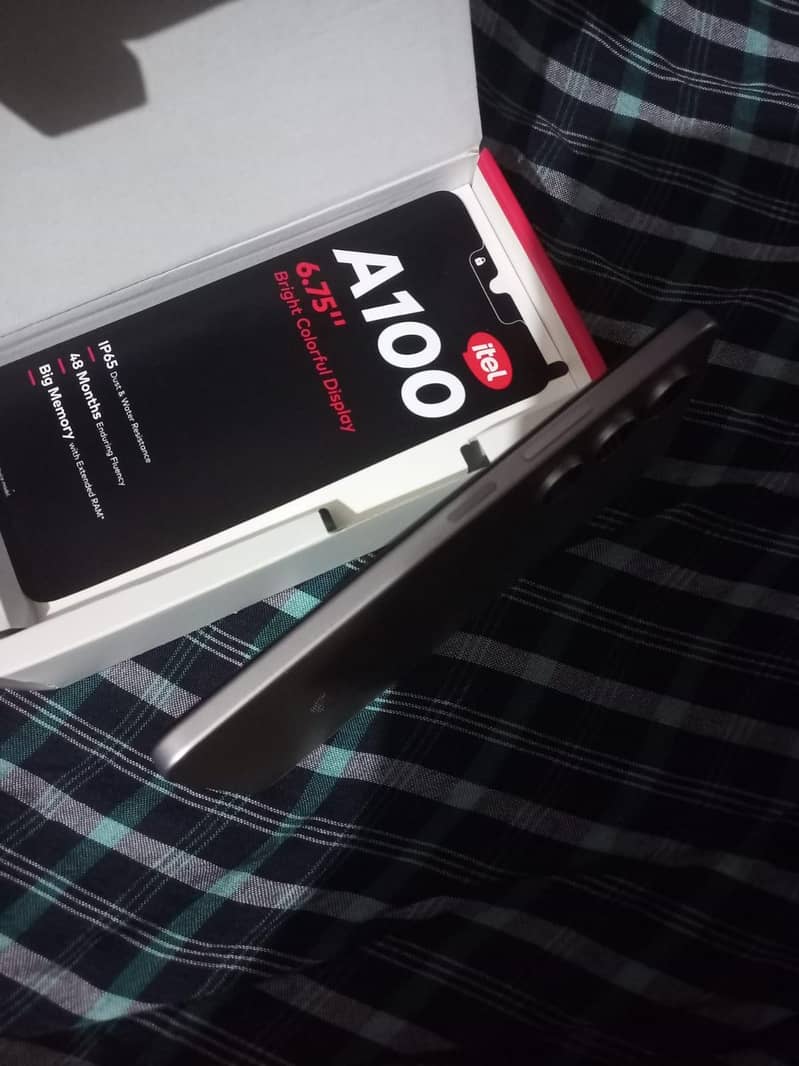 mobail itel100 3