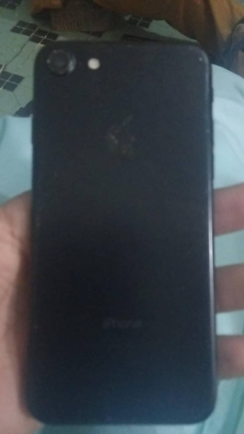 Apple iPhone 7 1