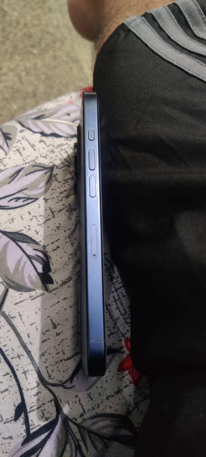Apple iPhone 15 Pro 2