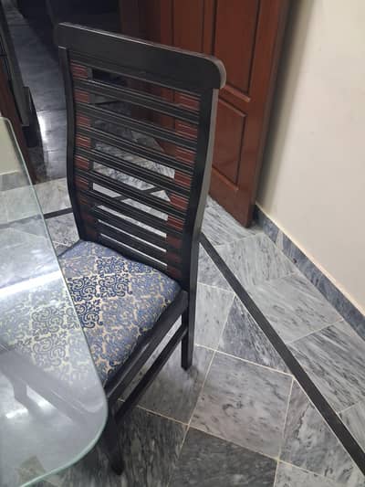 dinning table in glass