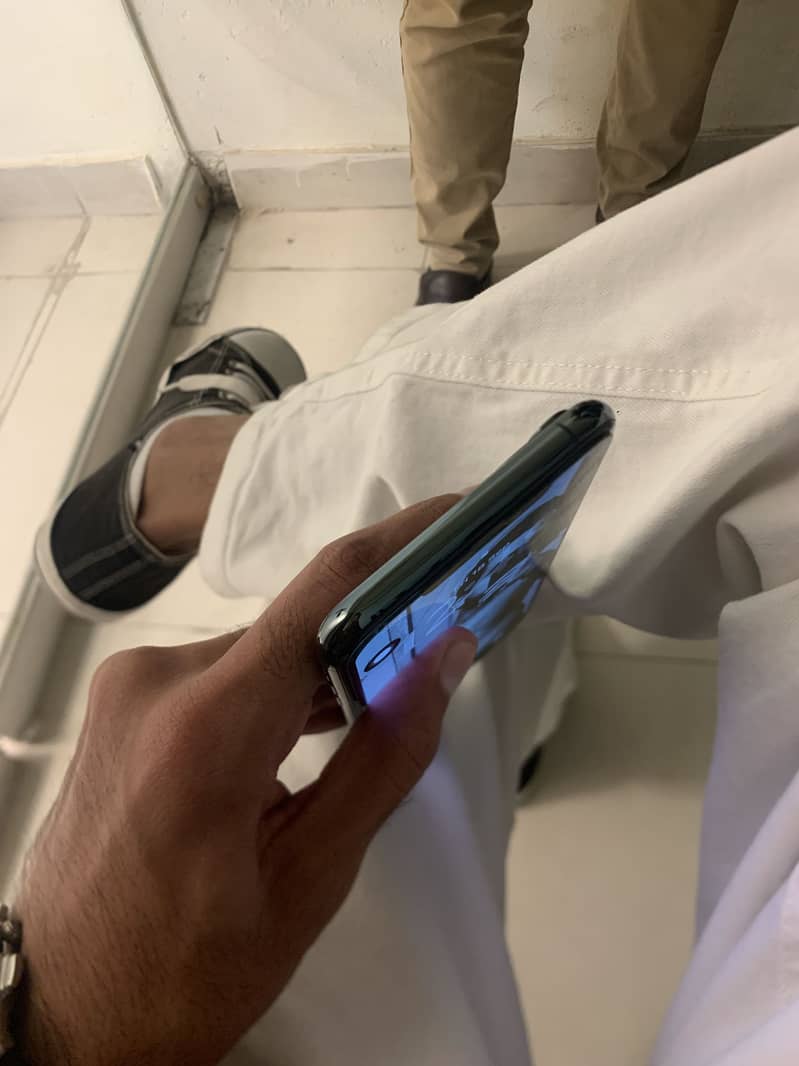 Apple iPhone 11 Pro Max 5