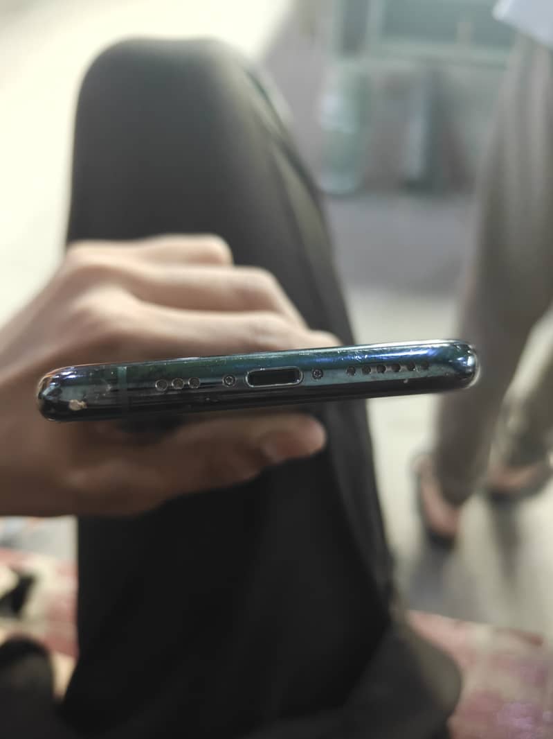 Apple iPhone 11 Pro 1