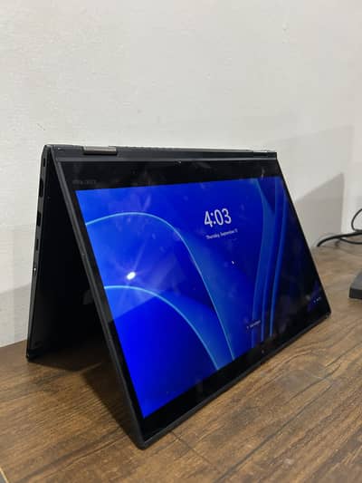  Lenovo ThinkPad X390 Yoga – Core i7 | Touchscreen | 360° Convertible