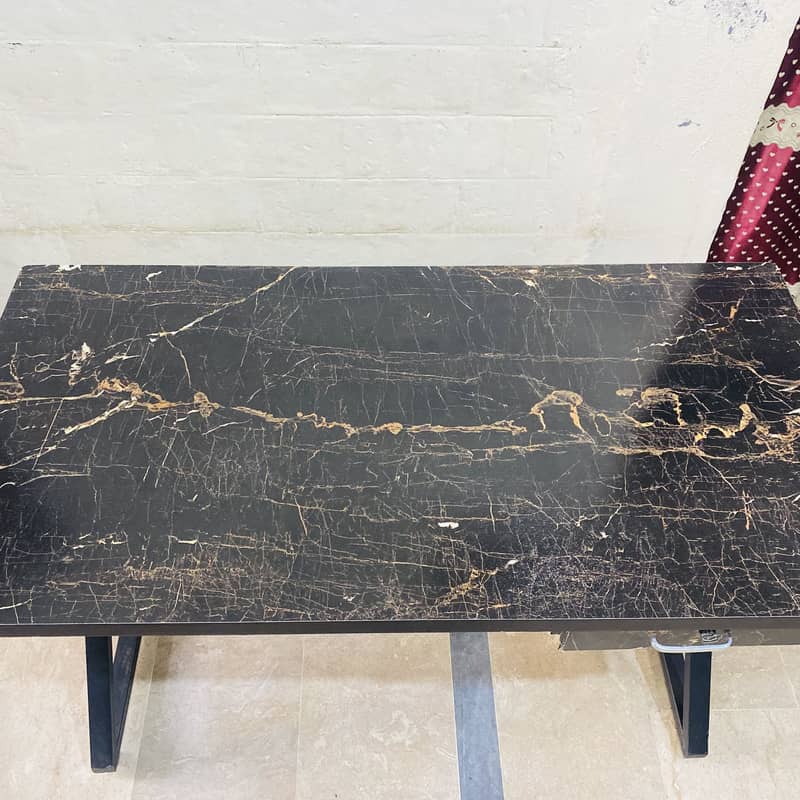 Table chair 1